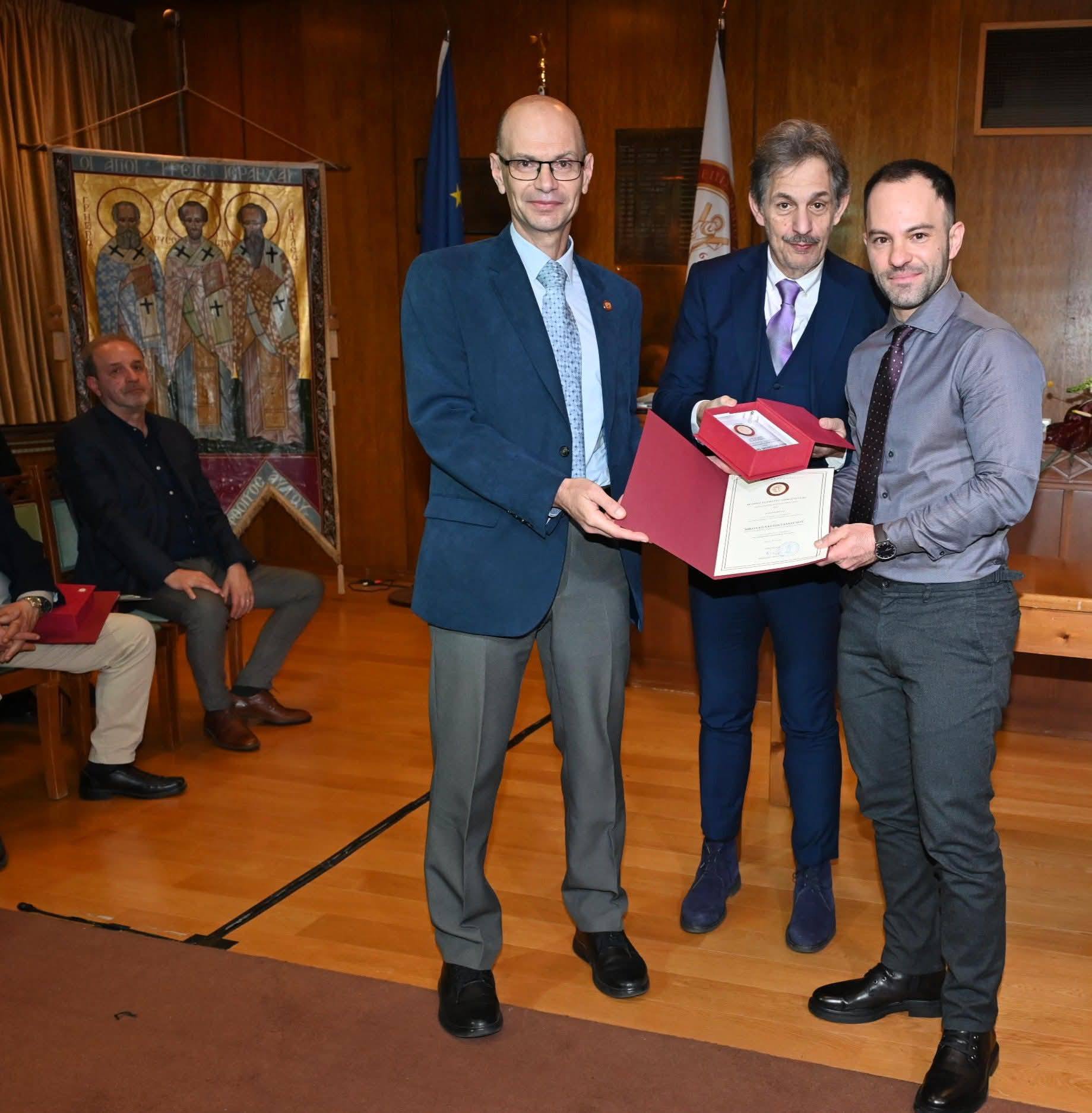 Βραβείο στον Ν. Χατζησταμούλου του Πανεπιστημίου Πατρών ΦΩΤΟ