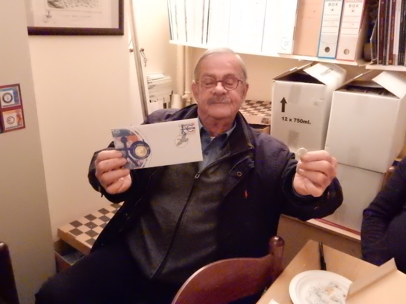 Η πίτα της Φιλοτελικής Πατρών, με συλλεκτικό αναμνηστικό ΦΩΤΟ