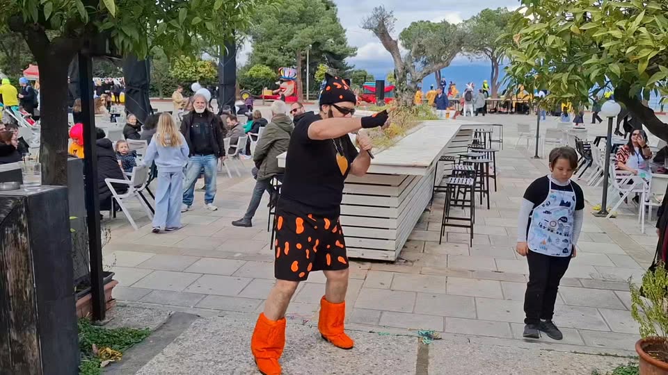 Στο Αίγιο ο Akylas ως ο απόλυτος καρναβαλιστής!  ΒΙΝΤΕΟ