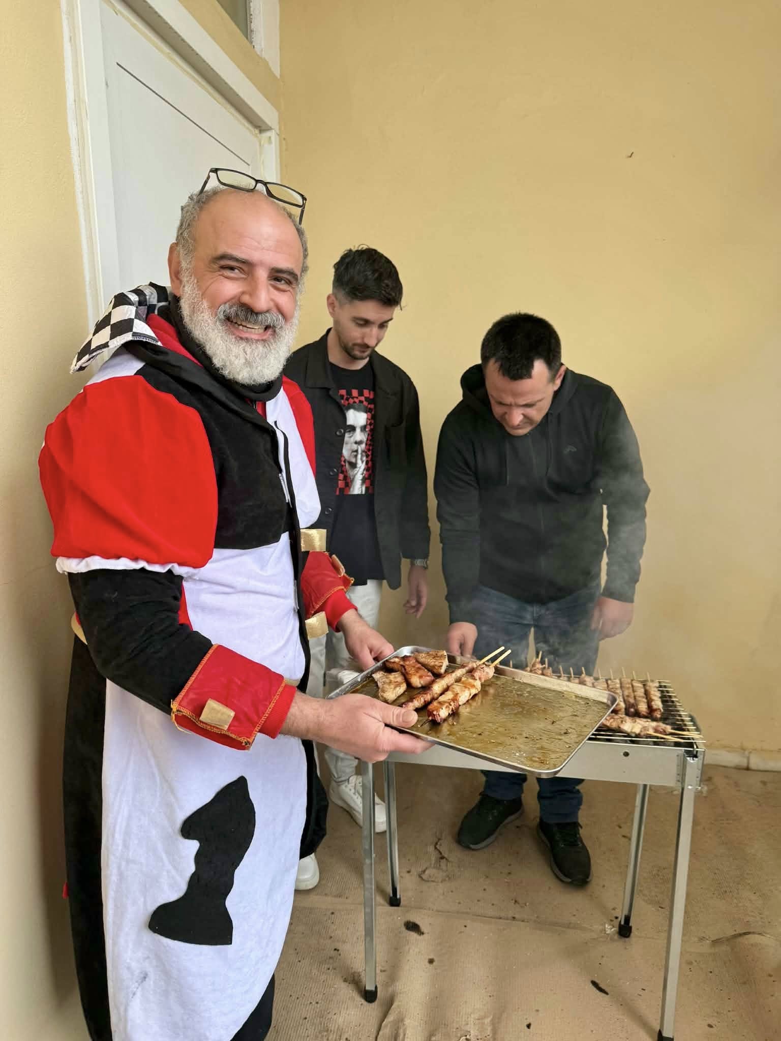 Η Τσικνοπέμπτη κατ΄ έθιμον στο Πανεπιστήμιο Πατρών ΦΩΤΟ