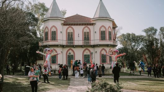 Καρναβαλικά εγκαίνια στη Βίλα Κόλλα, στο Κουκούλι ΦΩΤΟ