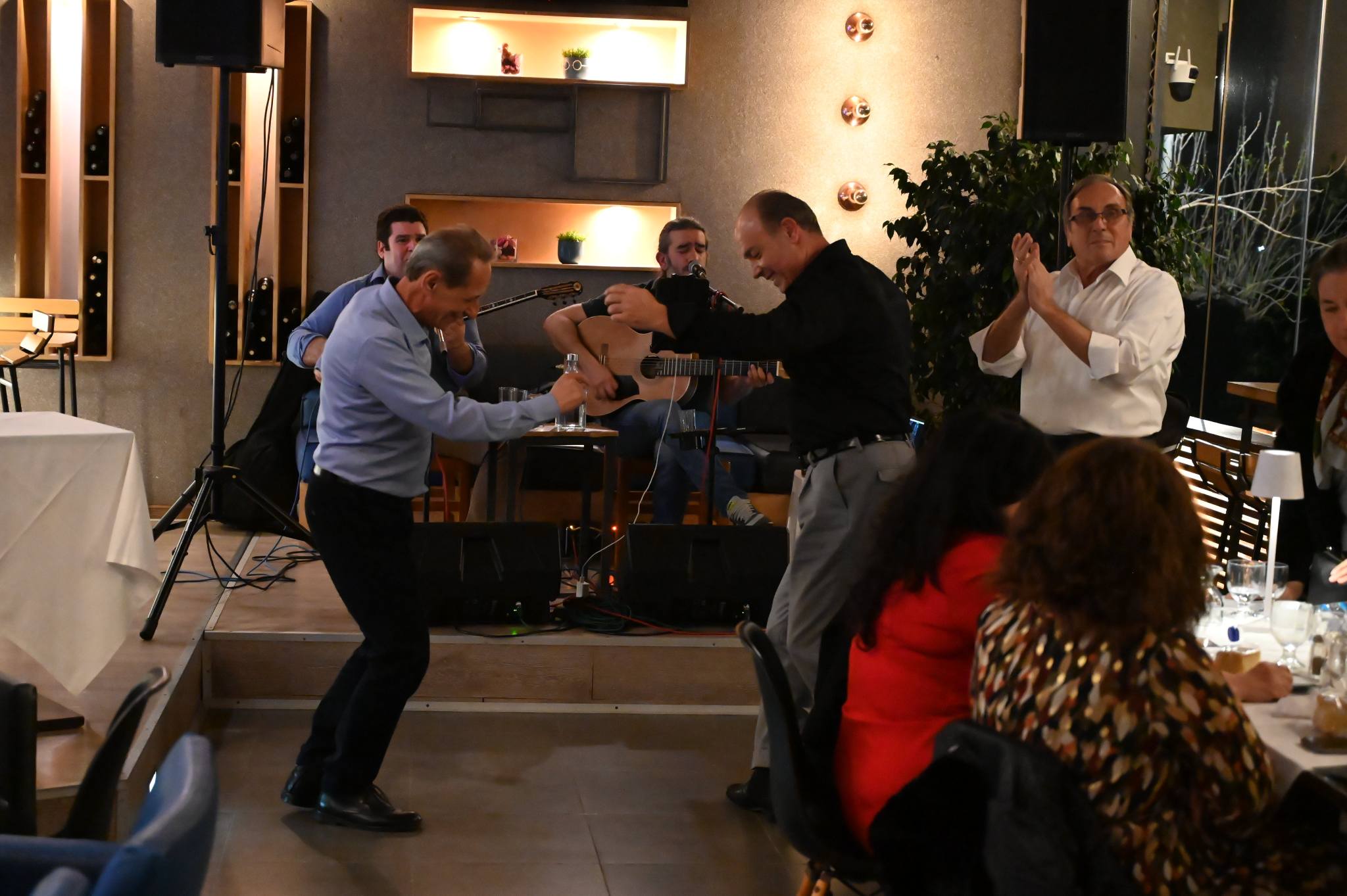 Τίμησαν συνδικαλιστές και το.... γλέντησαν Δάσκαλοι και Νηπιαγωγοί της Αιγιάλειας ΦΩΤΟ