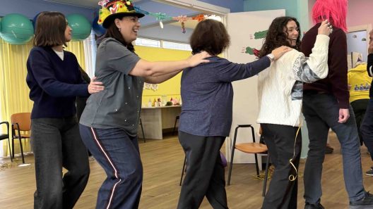 Το «Φροντίζω» αντί τσικνίσματος έκανε Πάρτι ΦΩΤΟ