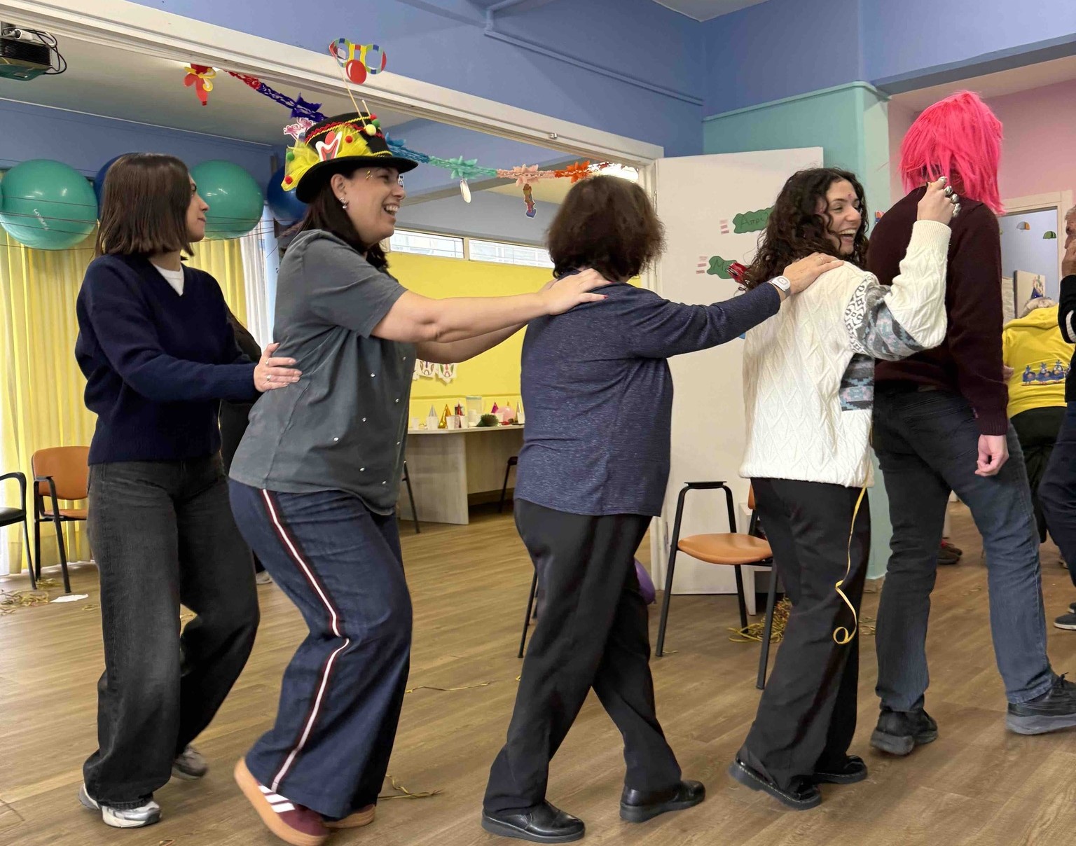 Το «Φροντίζω» αντί τσικνίσματος έκανε Πάρτι ΦΩΤΟ