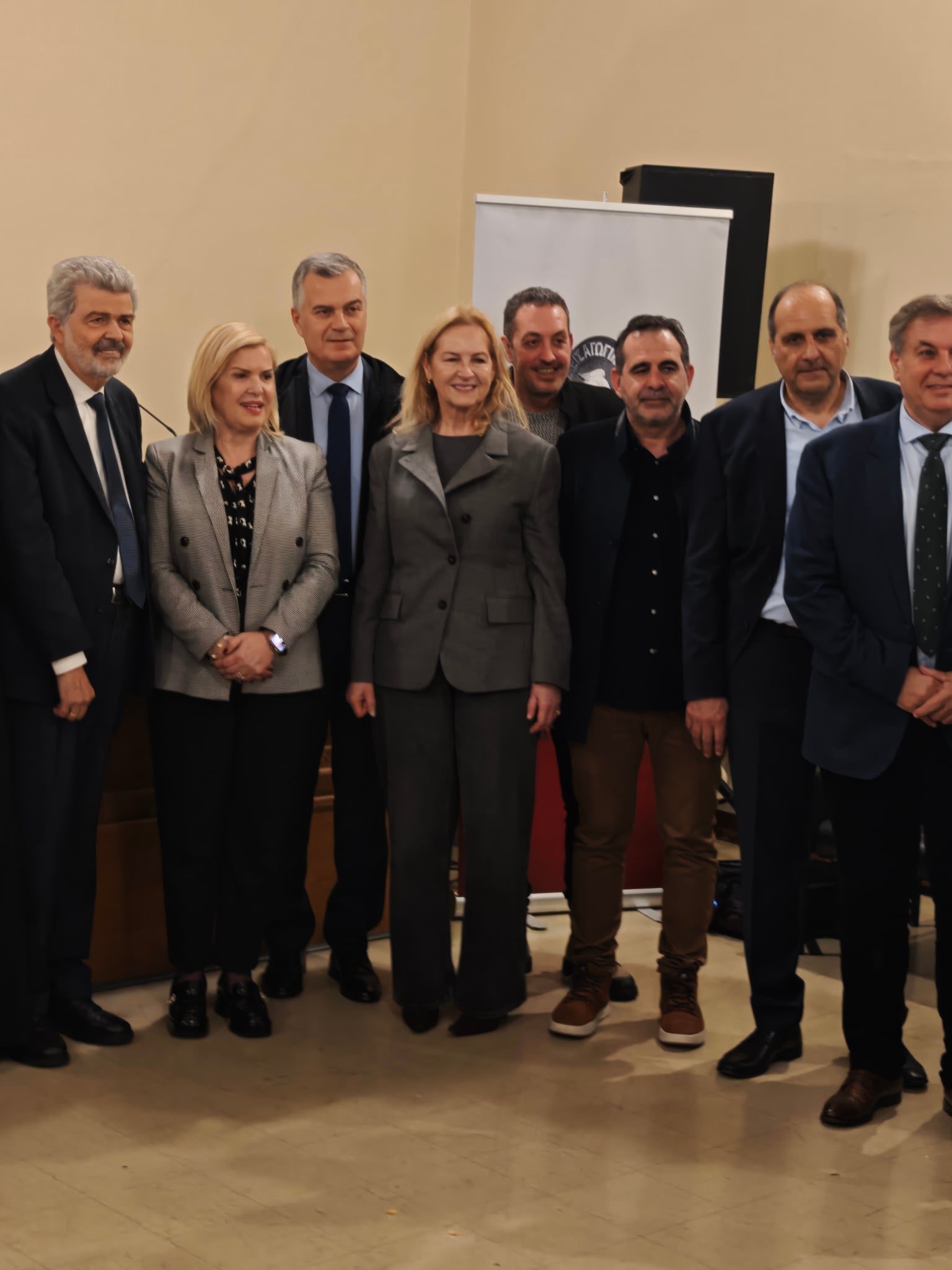 Ευχές για καλές δουλειές στον Εμπορικό Σύλλογο Πατρών ΦΩΤΟ 30 Ευχές για καλές δουλειές στον Εμπορικό Σύλλογο Πατρών ΦΩΤΟ