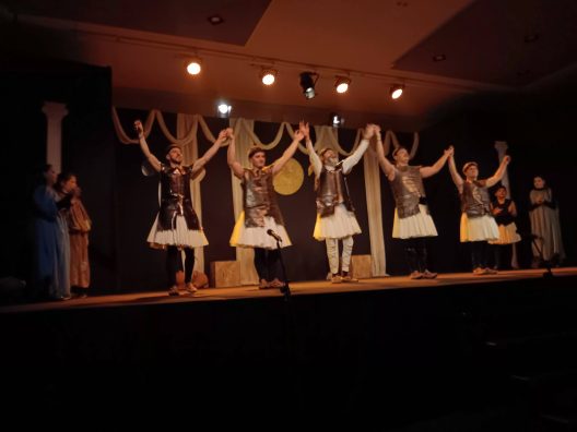 Η «Λυσιστράτη» στην Τέμενη Αιγίου με γέλιο και προβληματισμό ΦΩΤΟ