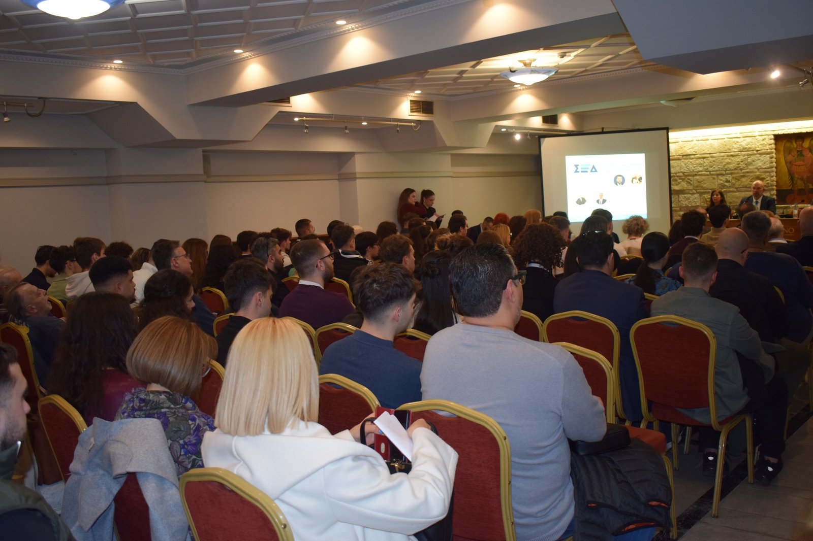 Το επενδυτικό και χρηματιστηριακό συνέδριο, υπό τον ΣΕΔ Βέργη, στην Πάτρα ΦΩΤΟ