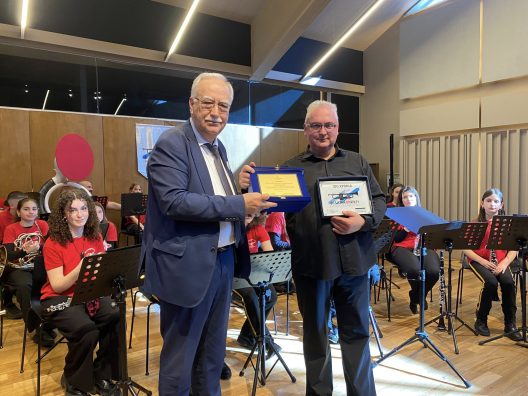 Η Ένωση Καλαβρυτινών Αθήνας τίμησε την Φιλαρμονική του Δήμου