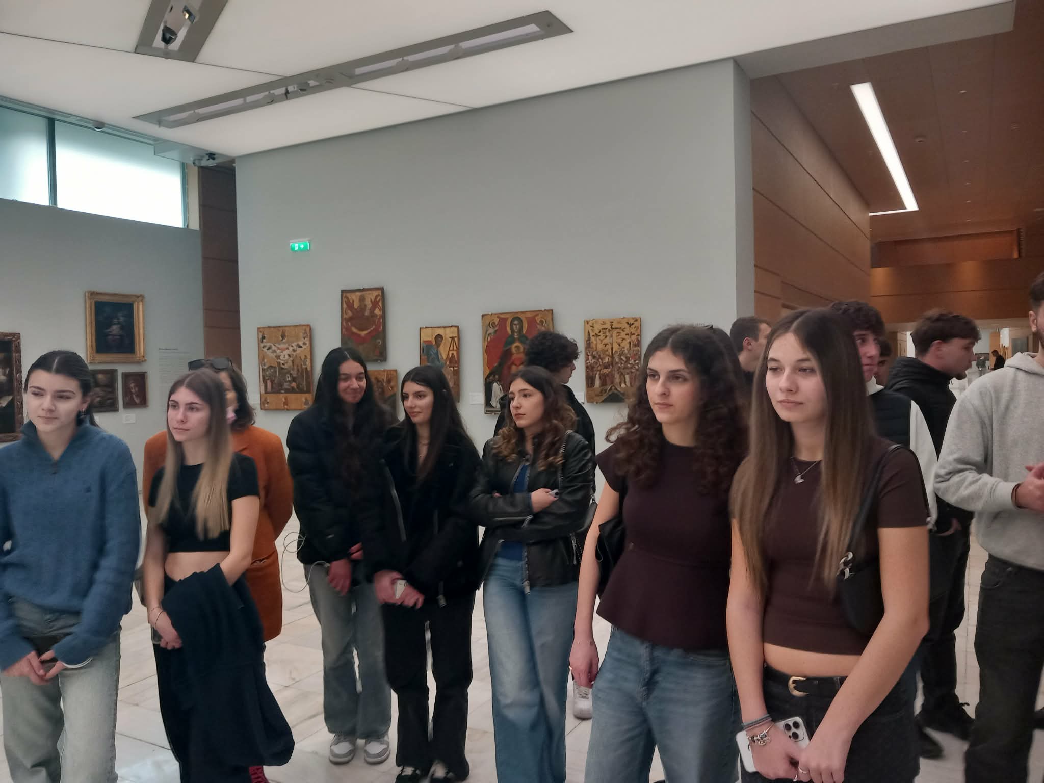 Μαθητές του Αρσακείου Λυκείου Πατρών γνώρισαν το Αρχαιολογικό Μουσείο ΦΩΤΟ