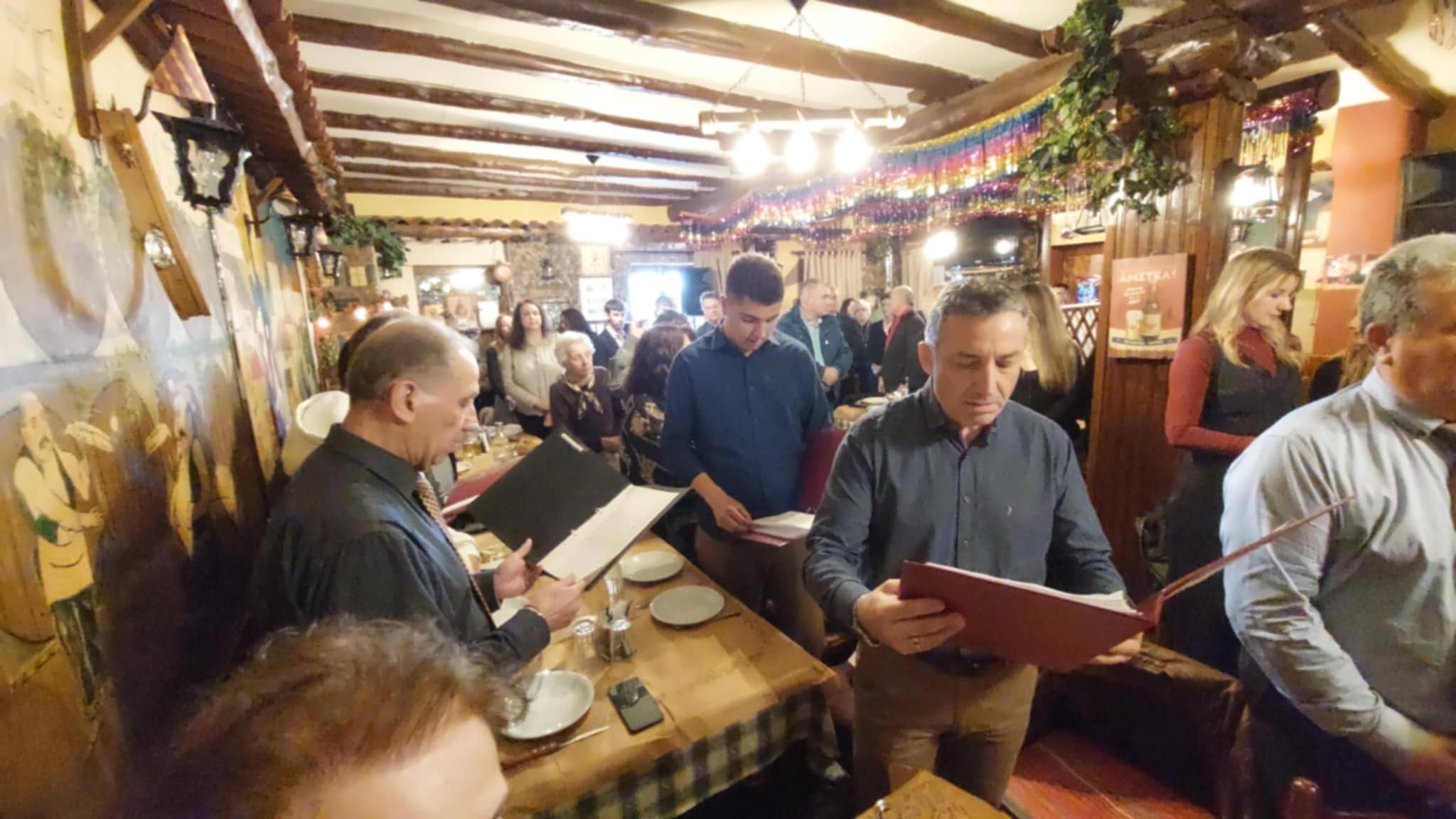 Οι ιεροψάλτες της Αιγιάλειας μετά ψαλμωδίας και...μετά μουσικής ΦΩΤΟ