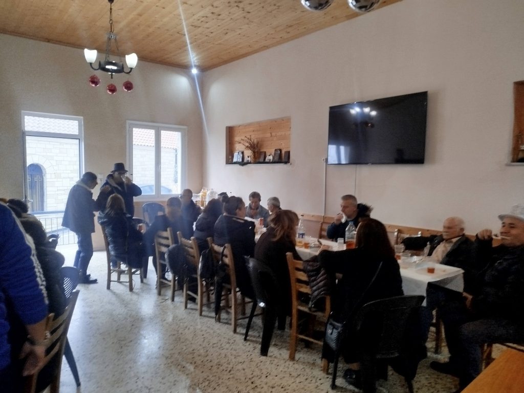 Καρναβαλίστηκαν όλοι μαζί στα Σελλά ΦΩΤΟ