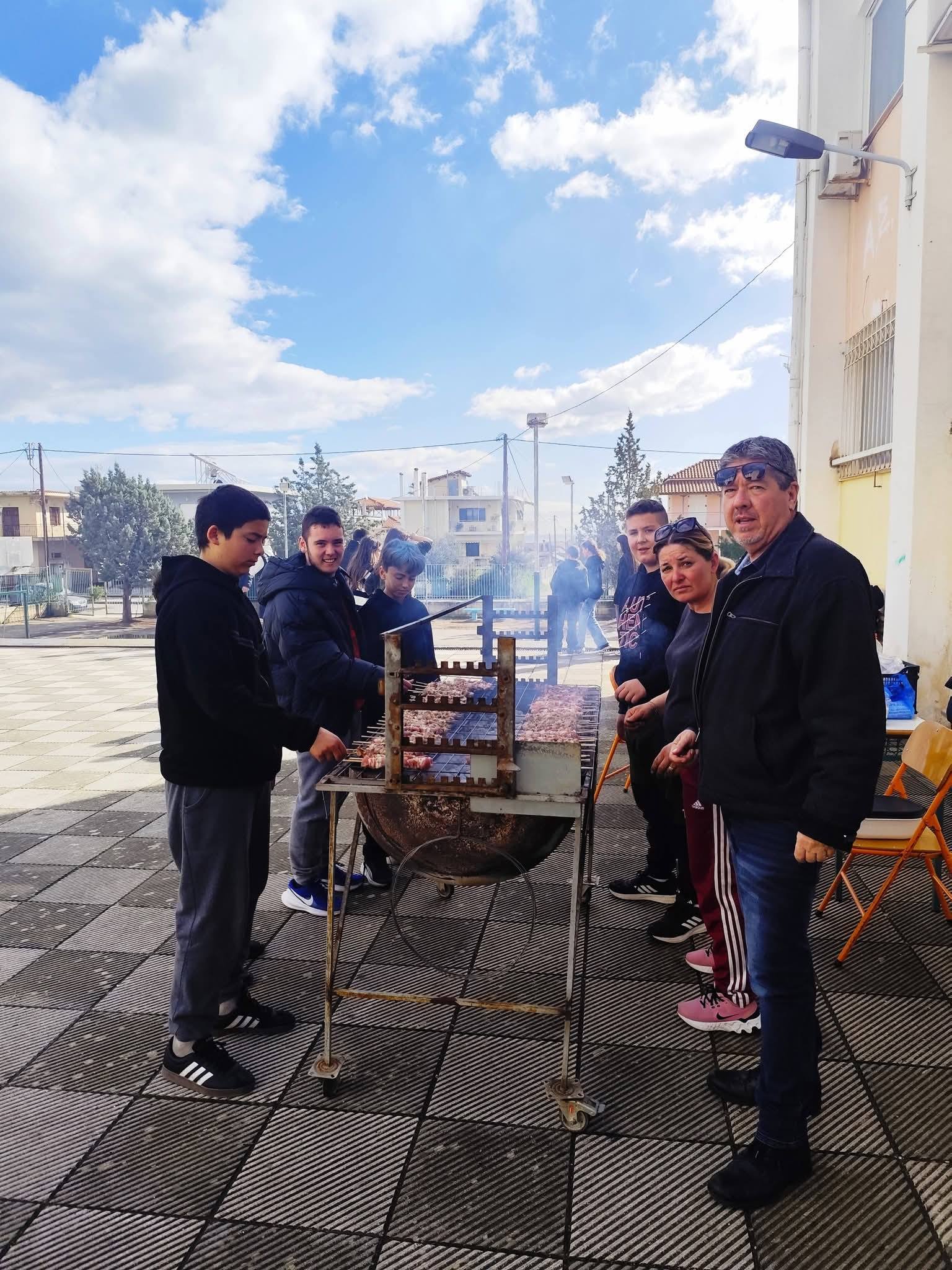 Καλές Απόκριες και Τσικνοπέμπτη στο Αίγιο ΦΩΤΟ