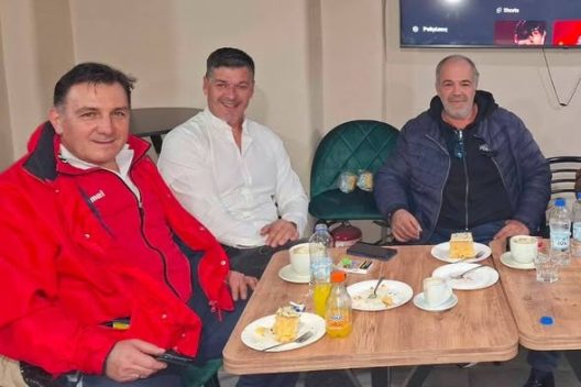 Επαιξαν «μπάλα» στον Ριόλο, Αλεξόπουλος και Καραντζάς ΦΩΤΟ 26 Επαιξαν «μπάλα» στον Ριόλο, Αλεξόπουλος και Καραντζάς ΦΩΤΟ