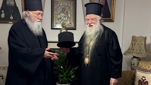 Ο Μουλατσιώτης στον Αμβρόσιο με χάρισμα καλυμμαύχι του ΦΩΤΟ