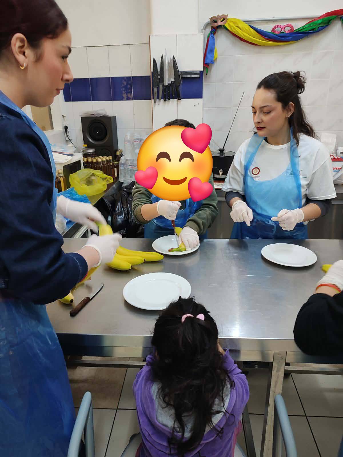 Οι εθελοντές της SocialWork4ALL στην «Κουζίνα Αγάπης», στην Πάτρα ΦΩΤΟ 32 Οι εθελοντές της SocialWork4ALL στην «Κουζίνα Αγάπης», στην Πάτρα ΦΩΤΟ