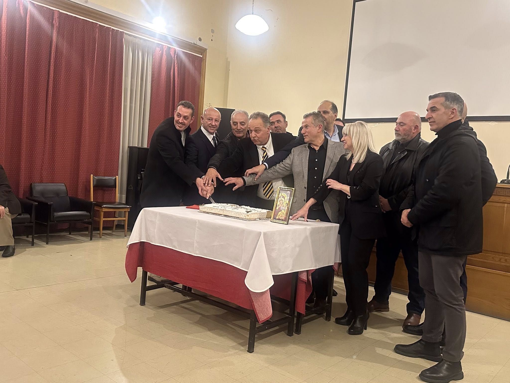 Ευχές για καλές δουλειές στον Εμπορικό Σύλλογο Πατρών ΦΩΤΟ