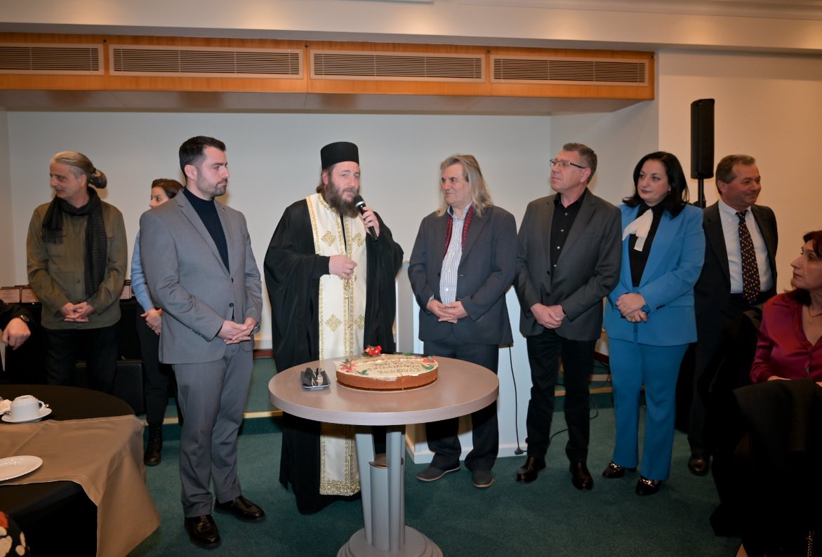 Ενωτικό κλίμα στους Εκπαιδευτικούς ΠΕ της Πάτρας, που τίμησαν συνταξιούχους ΦΩΤΟ 34 Ενωτικό κλίμα στους Εκπαιδευτικούς ΠΕ της Πάτρας, που τίμησαν συνταξιούχους ΦΩΤΟ