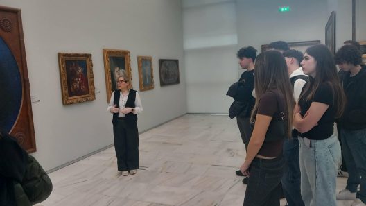 Μαθητές του Αρσακείου Λυκείου Πατρών γνώρισαν το Αρχαιολογικό Μουσείο ΦΩΤΟ