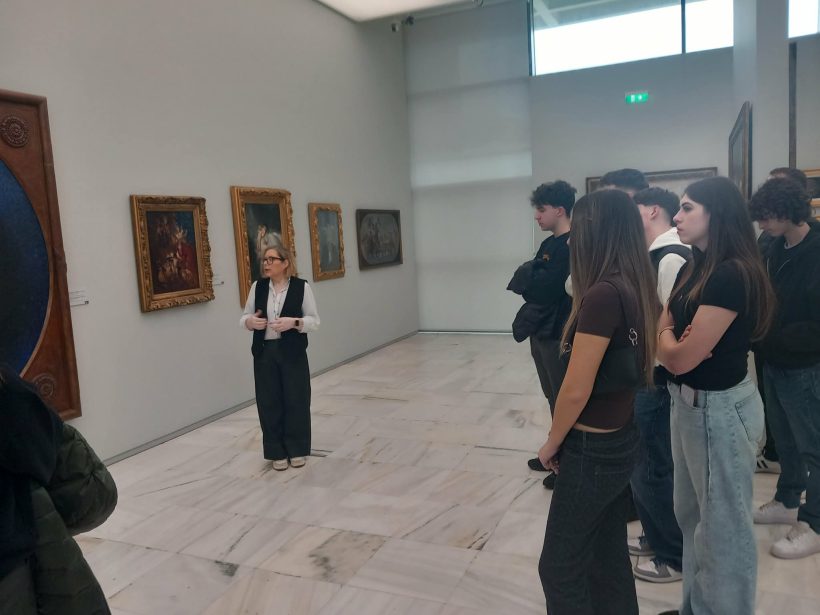 Μαθητές του Αρσακείου Λυκείου Πατρών γνώρισαν το Αρχαιολογικό Μουσείο ΦΩΤΟ