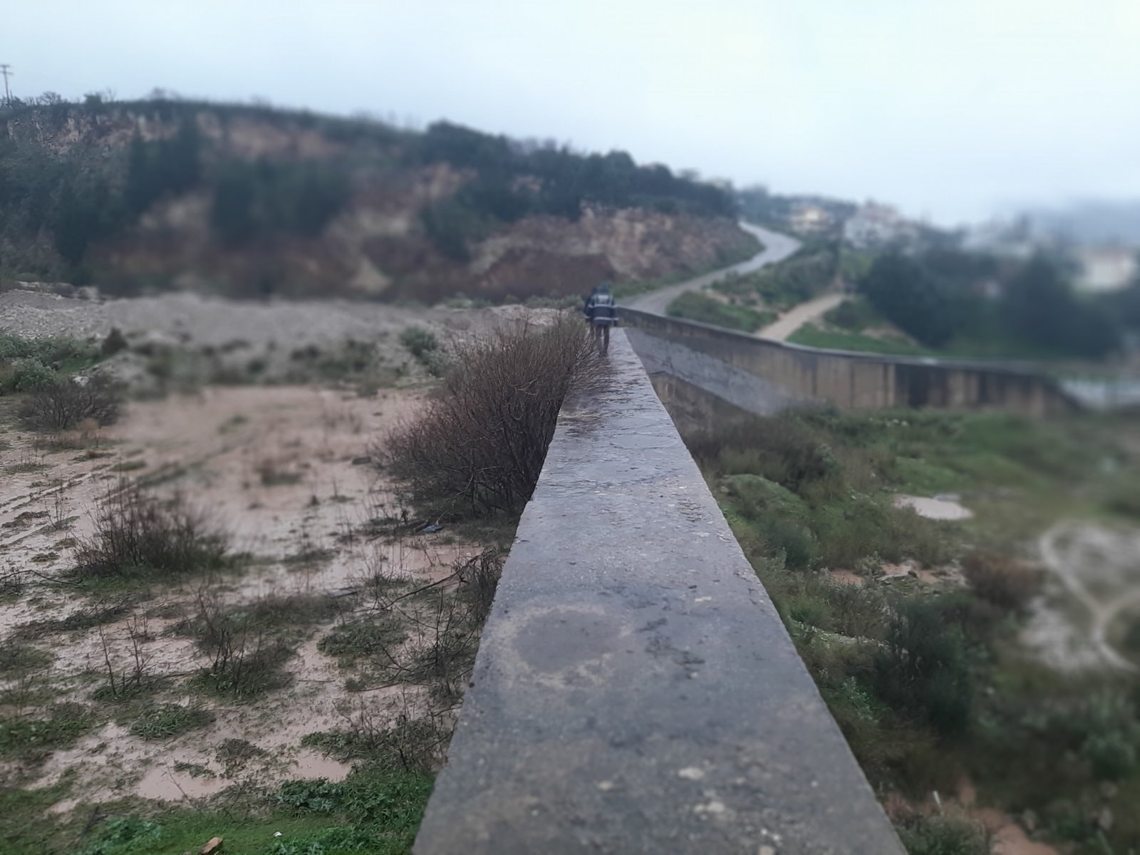 Ελεκίστρα Πατρών: «Φούσκωσε» ανησυχητικά το ρέμα, επενέβη η Πολιτική Προστασία