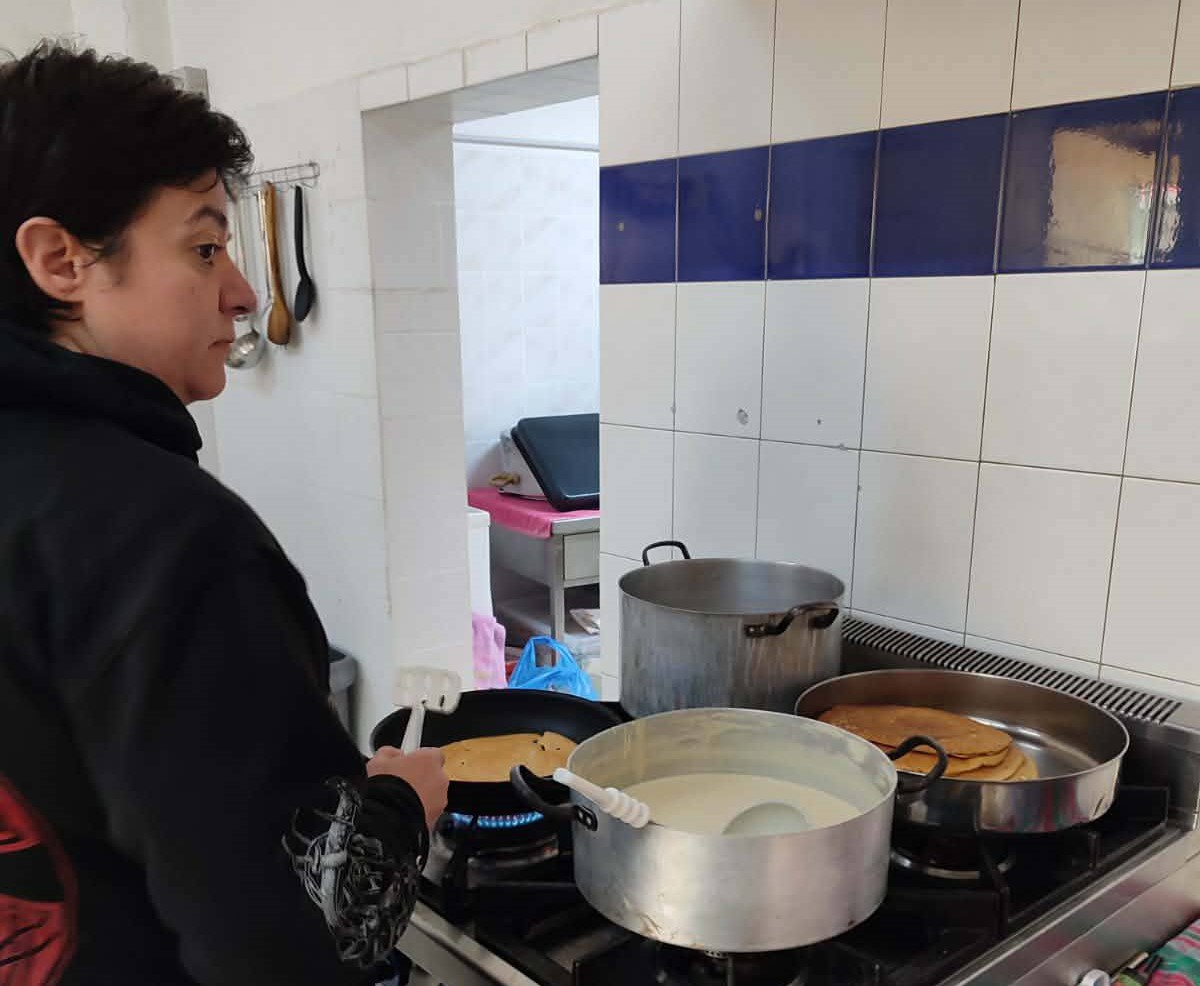 Οι εθελοντές της SocialWork4ALL στην «Κουζίνα Αγάπης», στην Πάτρα ΦΩΤΟ