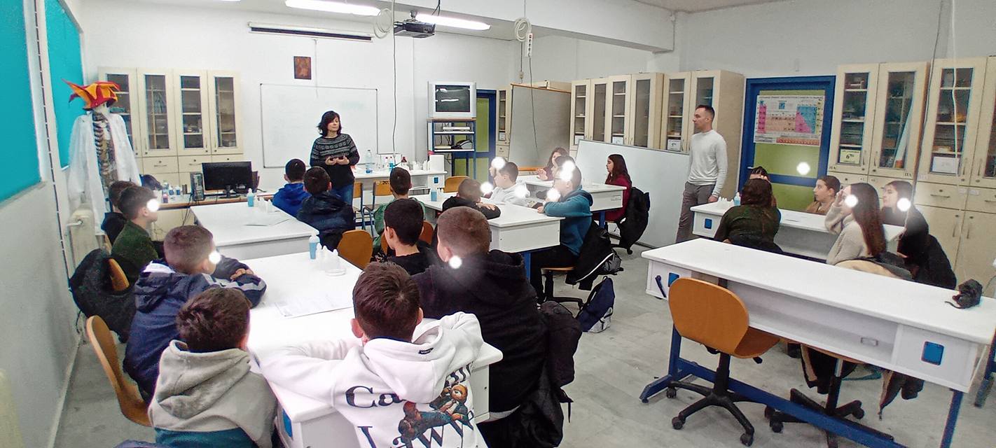 Μικροί επιστήμονες από την Ακράτα εν δράσει στο ΕΚΦΕ Αιγίου ΦΩΤΟ