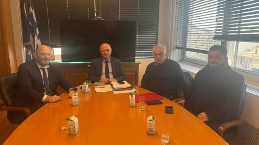 Αχαΐα: Συνάντηση Τσιάρα με Φωτήλα - Στο πλευρό των αγροτών ΦΩΤΟ