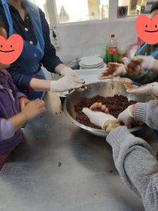 Οι εθελοντές της SocialWork4ALL στην «Κουζίνα Αγάπης», στην Πάτρα ΦΩΤΟ 29 Οι εθελοντές της SocialWork4ALL στην «Κουζίνα Αγάπης», στην Πάτρα ΦΩΤΟ