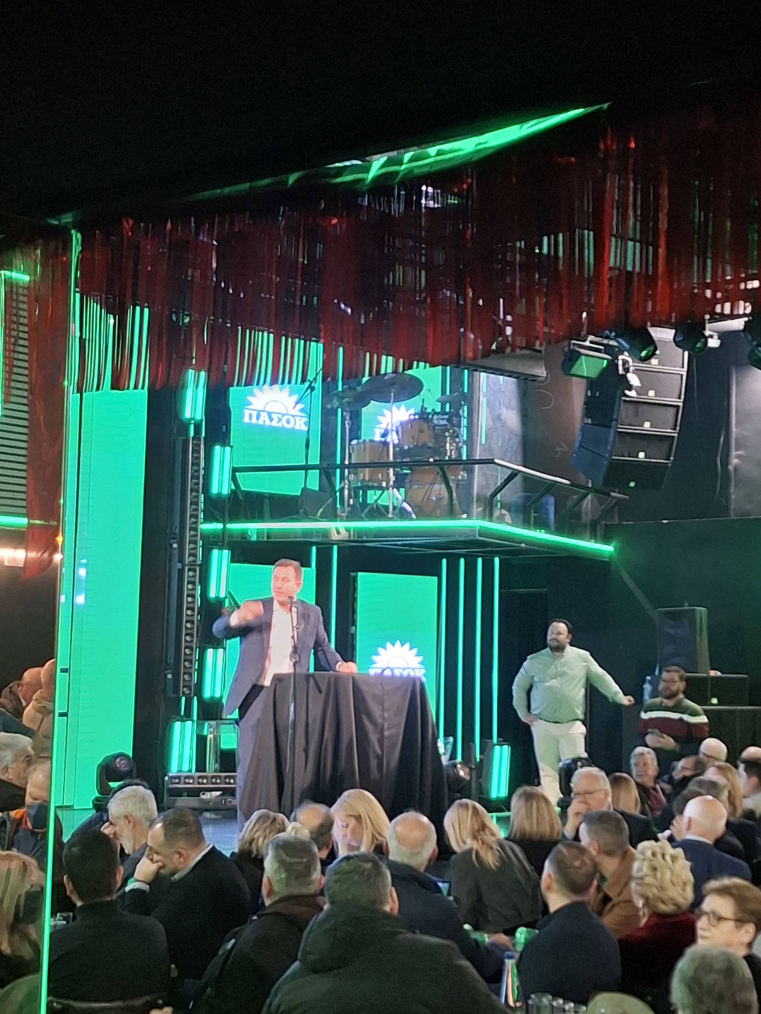 Πάτρα: Κοσμοσυρροή στην πίτα του ΠΑΣΟΚ Αχαΐας, με Παπανδρέου, Δουδωνή, Σταρακά ΦΩΤΟ