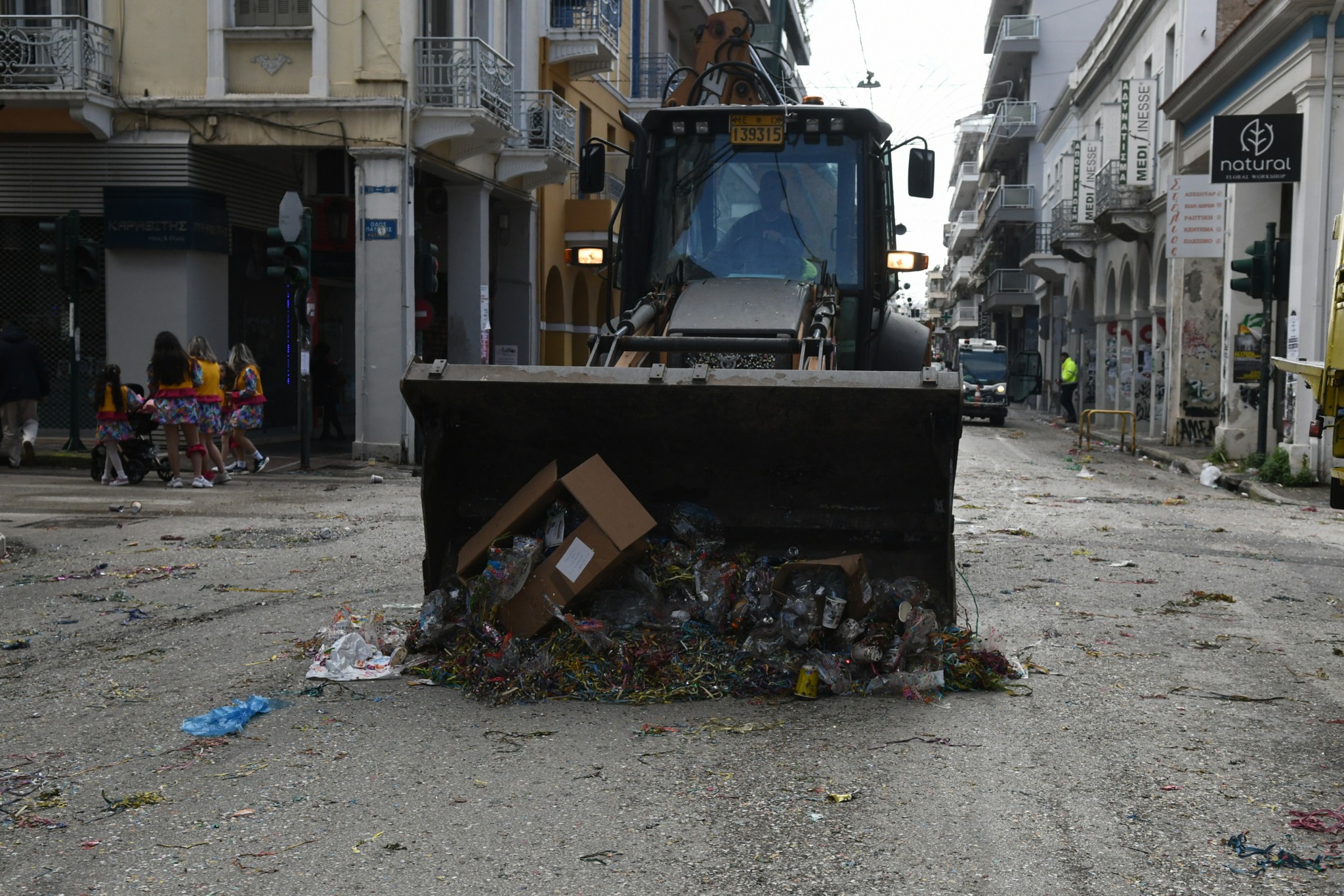 Πάτρα: Η «μάχη» για την εικόνα της πόλης, πριν και μετά, από την παρέλαση των μικρών Καρναβαλιστών ΦΩΤΟ 31 Πάτρα: Η «μάχη» για την εικόνα της πόλης, πριν και μετά, από την παρέλαση των μικρών Καρναβαλιστών ΦΩΤΟ