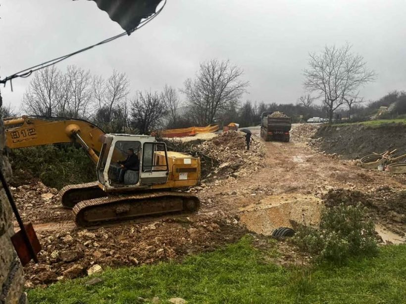 Πατρών - Τριπόλεως: Ενισχύσεις από την Αχαΐα για την Παράκαμψη των καθιζήσεων - Εργασίες σε δύσκολες συνθήκες ΦΩΤΟ