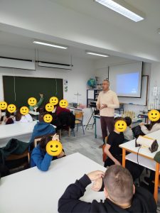 Μικροί επιστήμονες από την Ακράτα εν δράσει στο ΕΚΦΕ Αιγίου ΦΩΤΟ