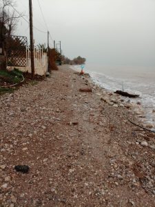 Αχαΐα: Χαλίκια και ξύλα σε δρόμους, σε παραλίες έφτασε στα σπίτια η θάλασσα ΦΩΤΟ 32 Αχαΐα: Χαλίκια και ξύλα σε δρόμους, σε παραλίες έφτασε στα σπίτια η θάλασσα ΦΩΤΟ