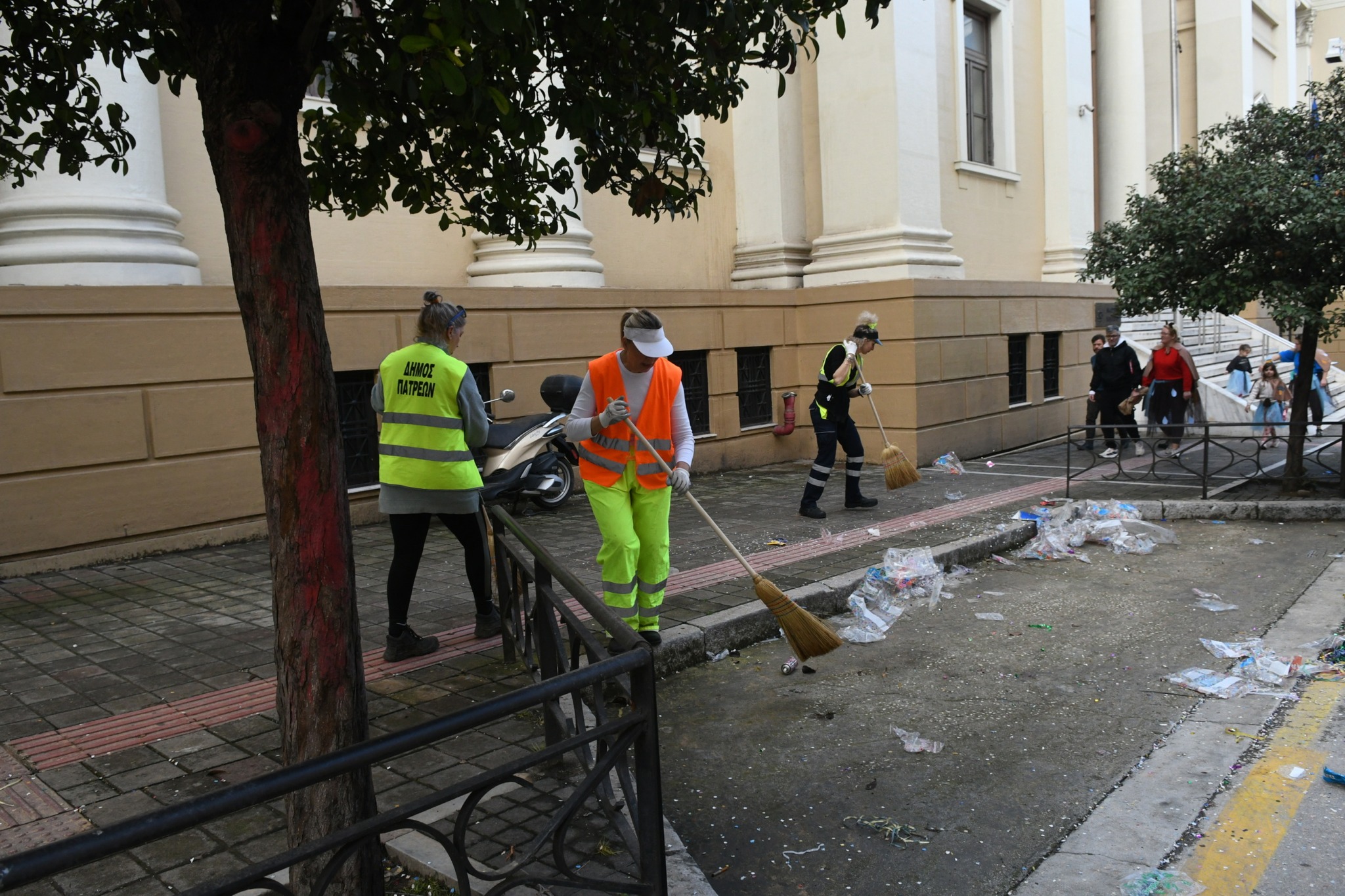 Πάτρα: Η «μάχη» για την εικόνα της πόλης, πριν και μετά, από την παρέλαση των μικρών Καρναβαλιστών ΦΩΤΟ 38 Πάτρα: Η «μάχη» για την εικόνα της πόλης, πριν και μετά, από την παρέλαση των μικρών Καρναβαλιστών ΦΩΤΟ