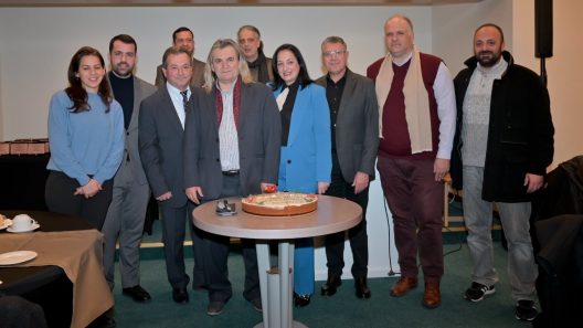 Ενωτικό κλίμα στους Εκπαιδευτικούς ΠΕ της Πάτρας, που τίμησαν συνταξιούχους ΦΩΤΟ