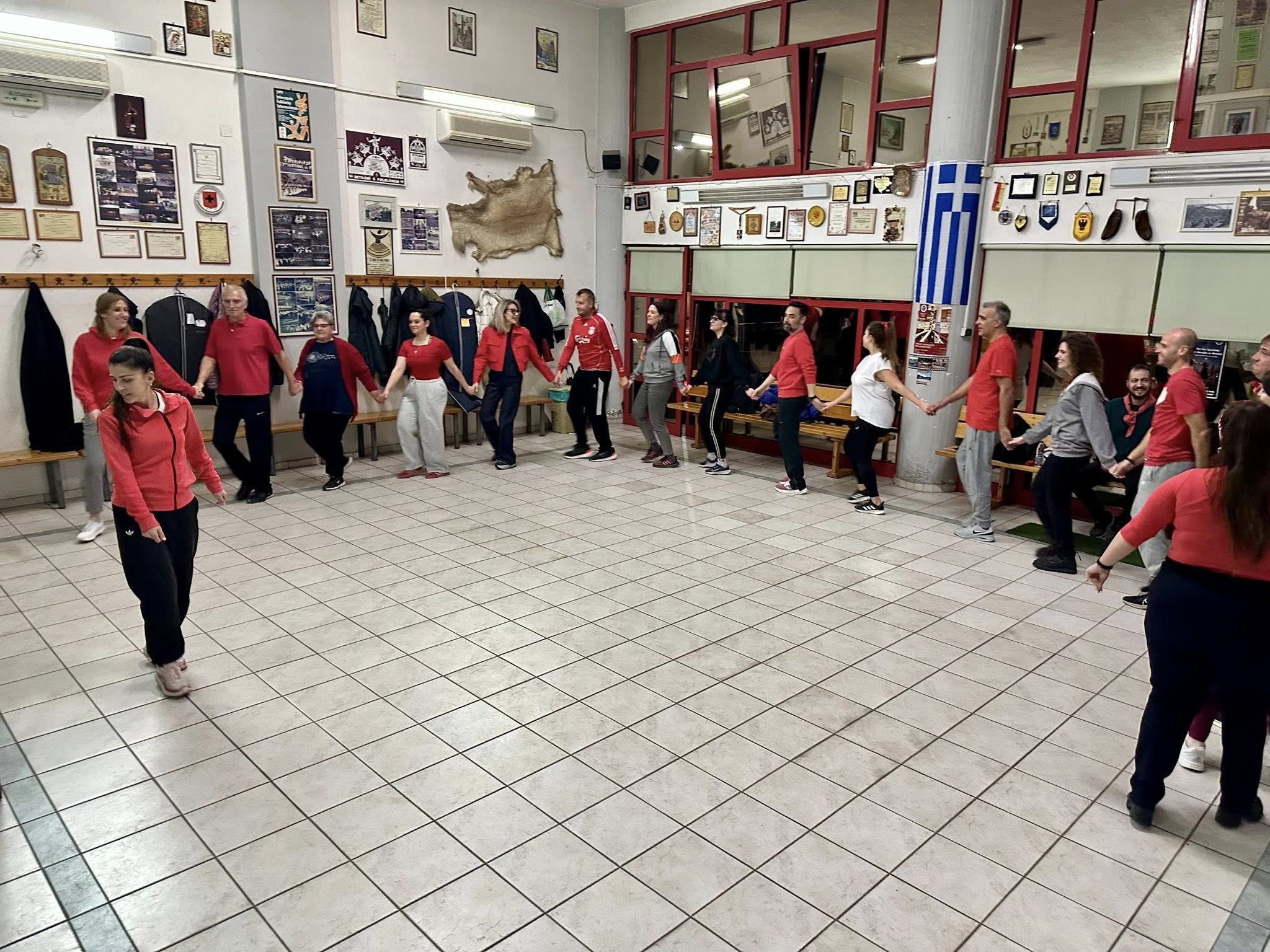 Ο «Κόκκινος Χορός» στον Χορευτικό Όμιλο Αιγίου ΦΩΤΟ 40 Ο «Κόκκινος Χορός» στον Χορευτικό Όμιλο Αιγίου ΦΩΤΟ