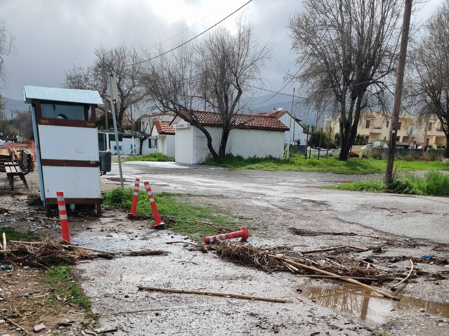 Aχαΐα: Η φύση εκδικείται – Η θαλασσοταραχή χτύπησε γνωστή Παραλία – Σύνδεση του φαινομένου με καταστροφικό σεισμό! ΦΩΤΟ