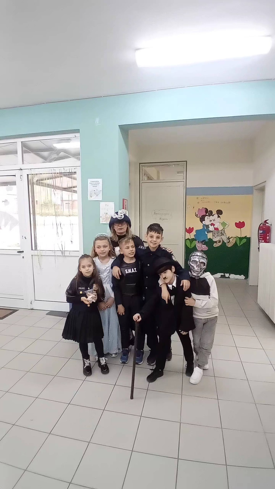 Μασκαρέματα στο Δημοτικό Σχολείο Μιχοΐου ΦΩΤΟ