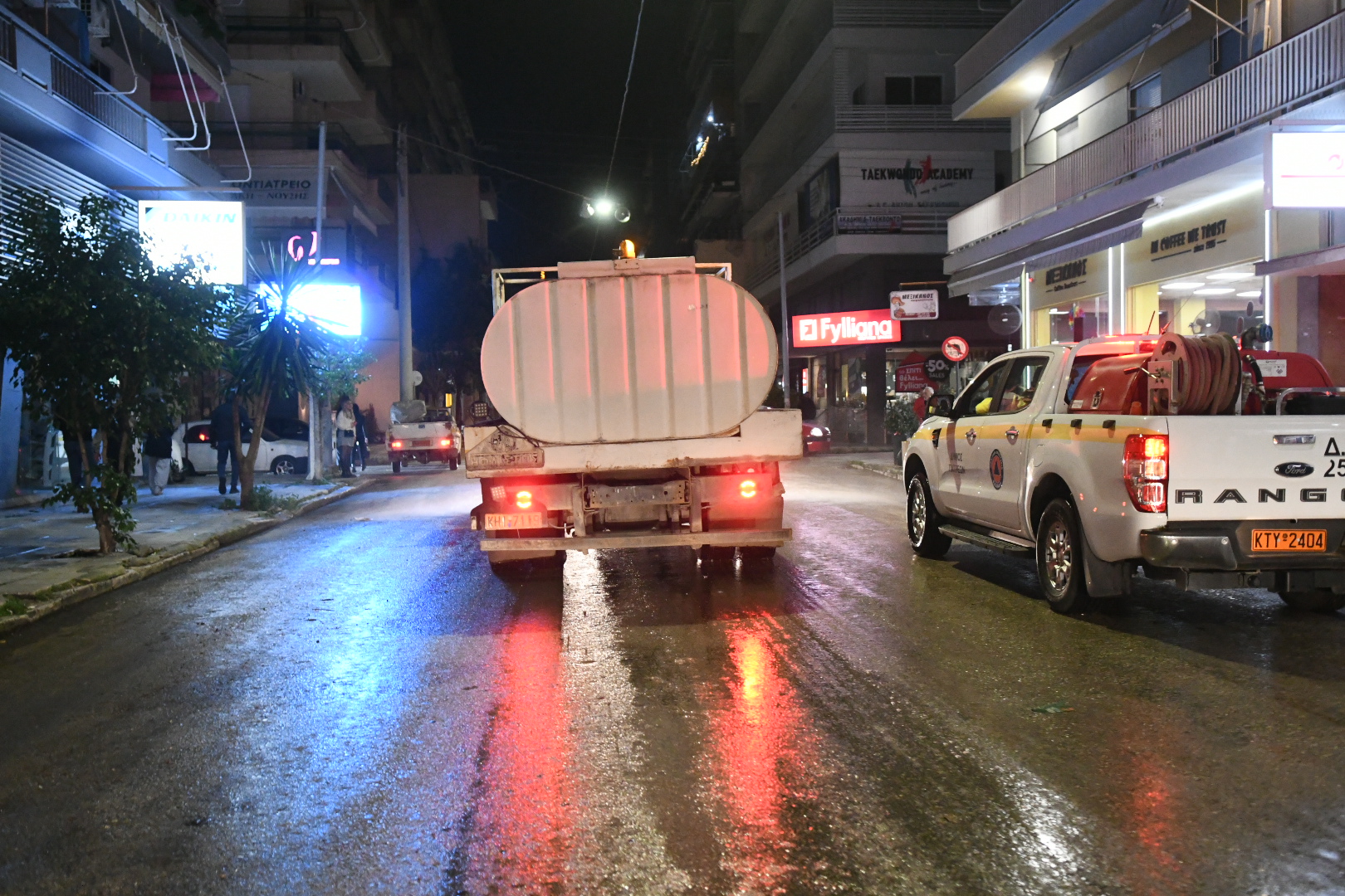 Πάτρα: «Βουνά» από σκουπίδια η πόλη, χωρίς ίχνος πολιτισμού ΒΙΝΤΕΟ - ΦΩΤΟ