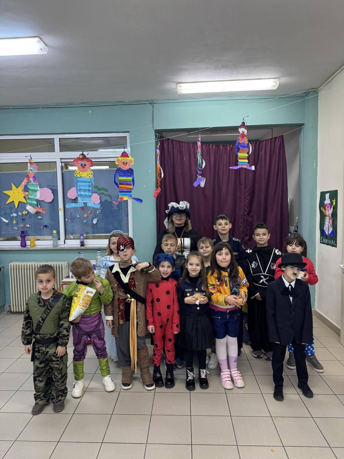 Μασκαρέματα στο Δημοτικό Σχολείο Μιχοΐου ΦΩΤΟ