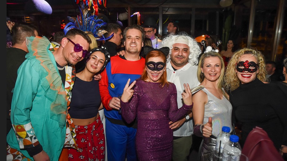 Το προσωπικό της Κλινικής Αποκατάστασης «ΟΛΥΜΠΙΟΝ» άλλαξε «αμφίεση» ΦΩΤΟ