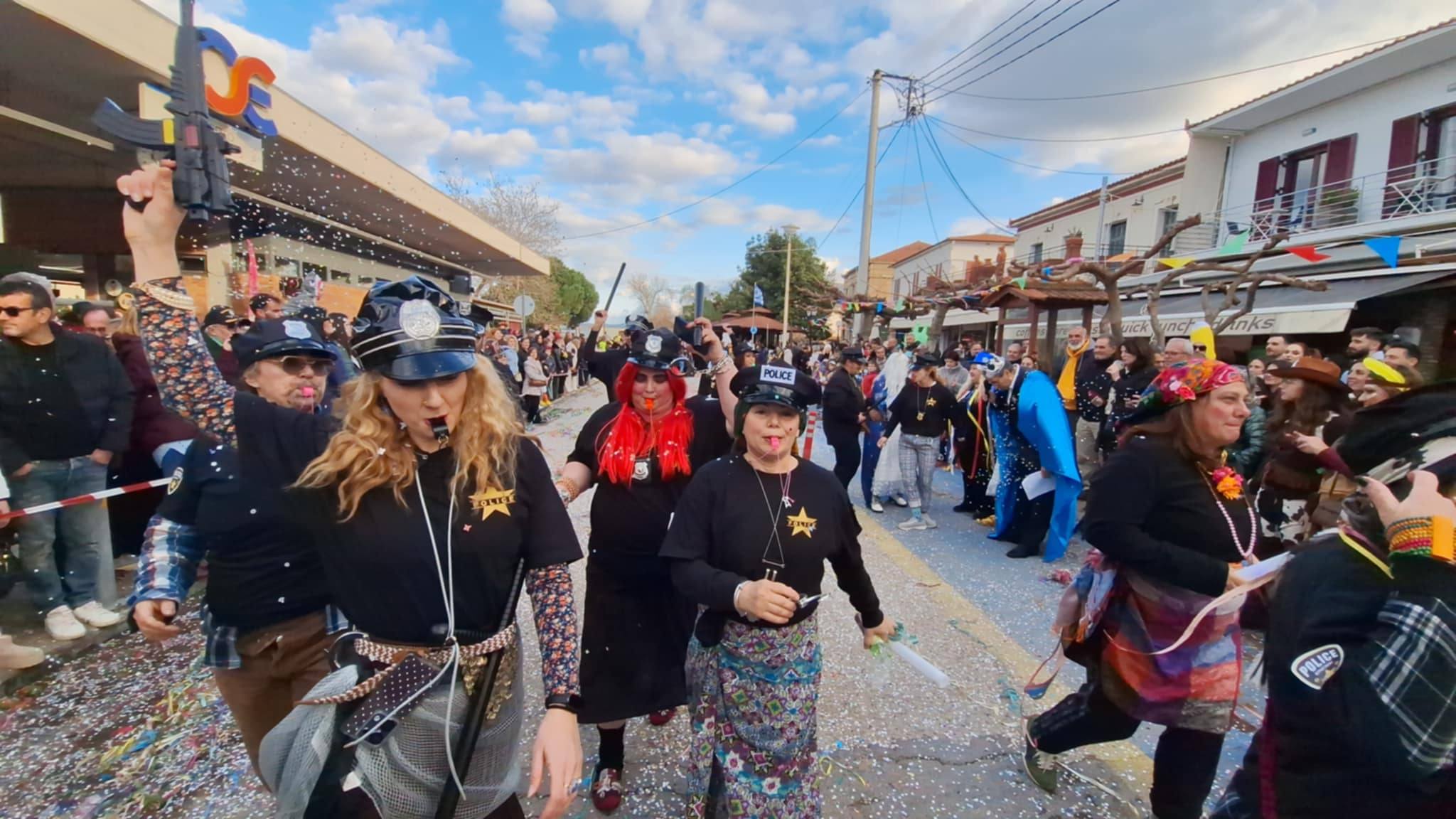 Διακοπτό: Το Καρναβάλι στον σταθμό του κεφιού ΦΩΤΟ