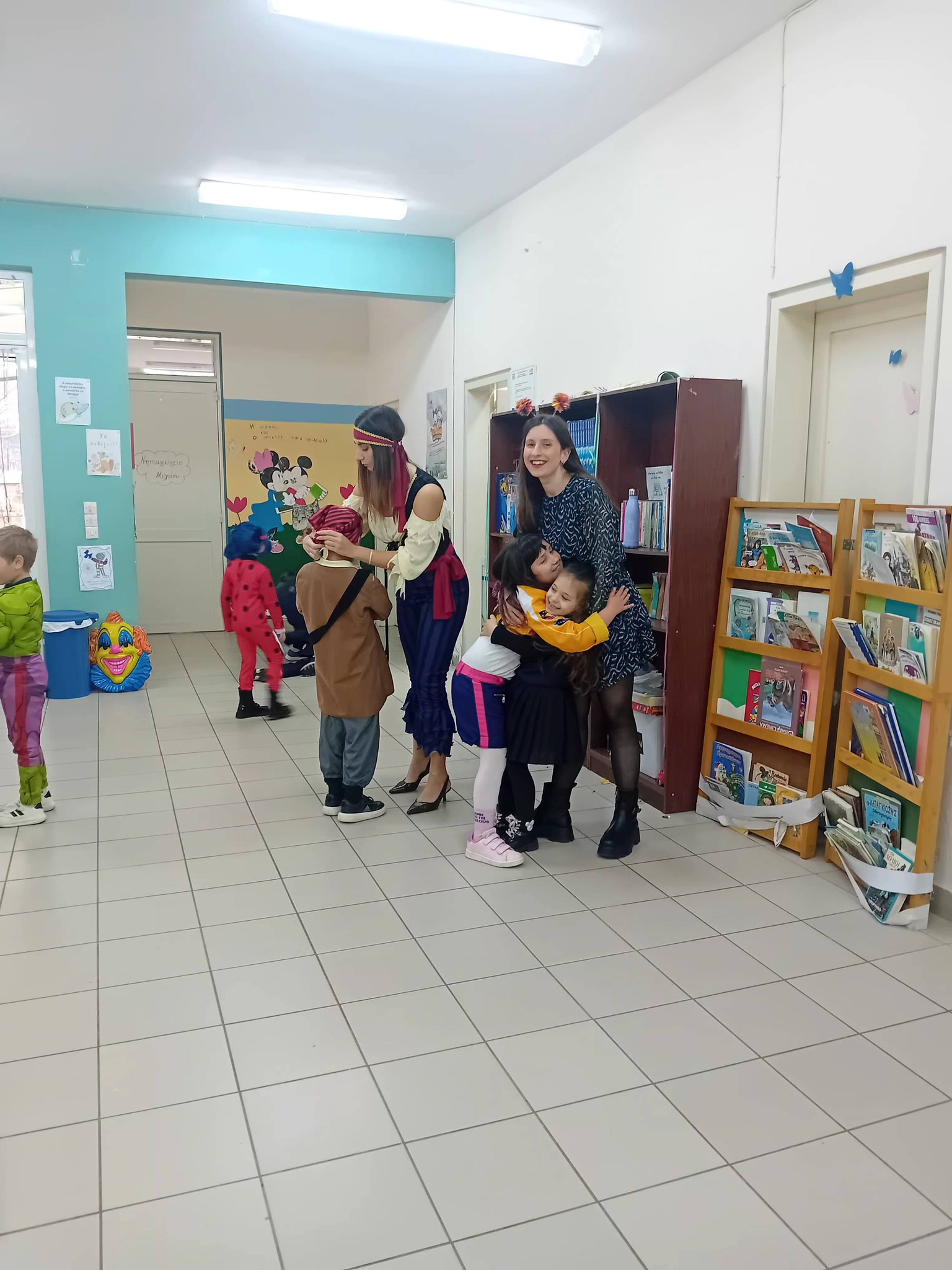 Μασκαρέματα στο Δημοτικό Σχολείο Μιχοΐου ΦΩΤΟ