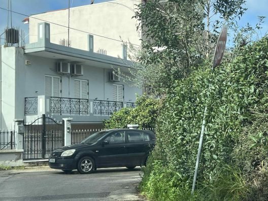 Μπεγουλάκι Πατρών: Επικίνδυνη...«αόρατη» πινακίδα STOP ΦΩΤΟ