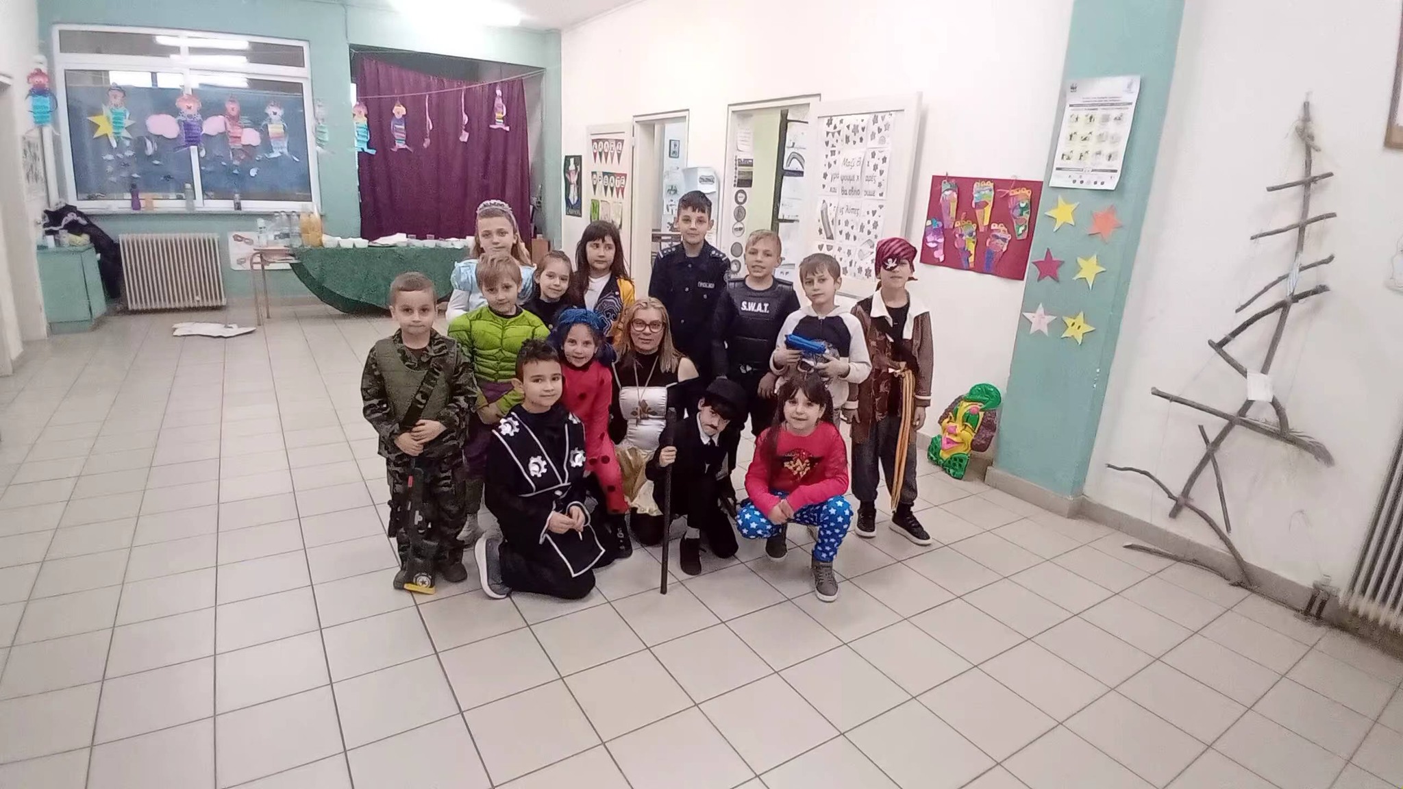 Μασκαρέματα στο Δημοτικό Σχολείο Μιχοΐου ΦΩΤΟ