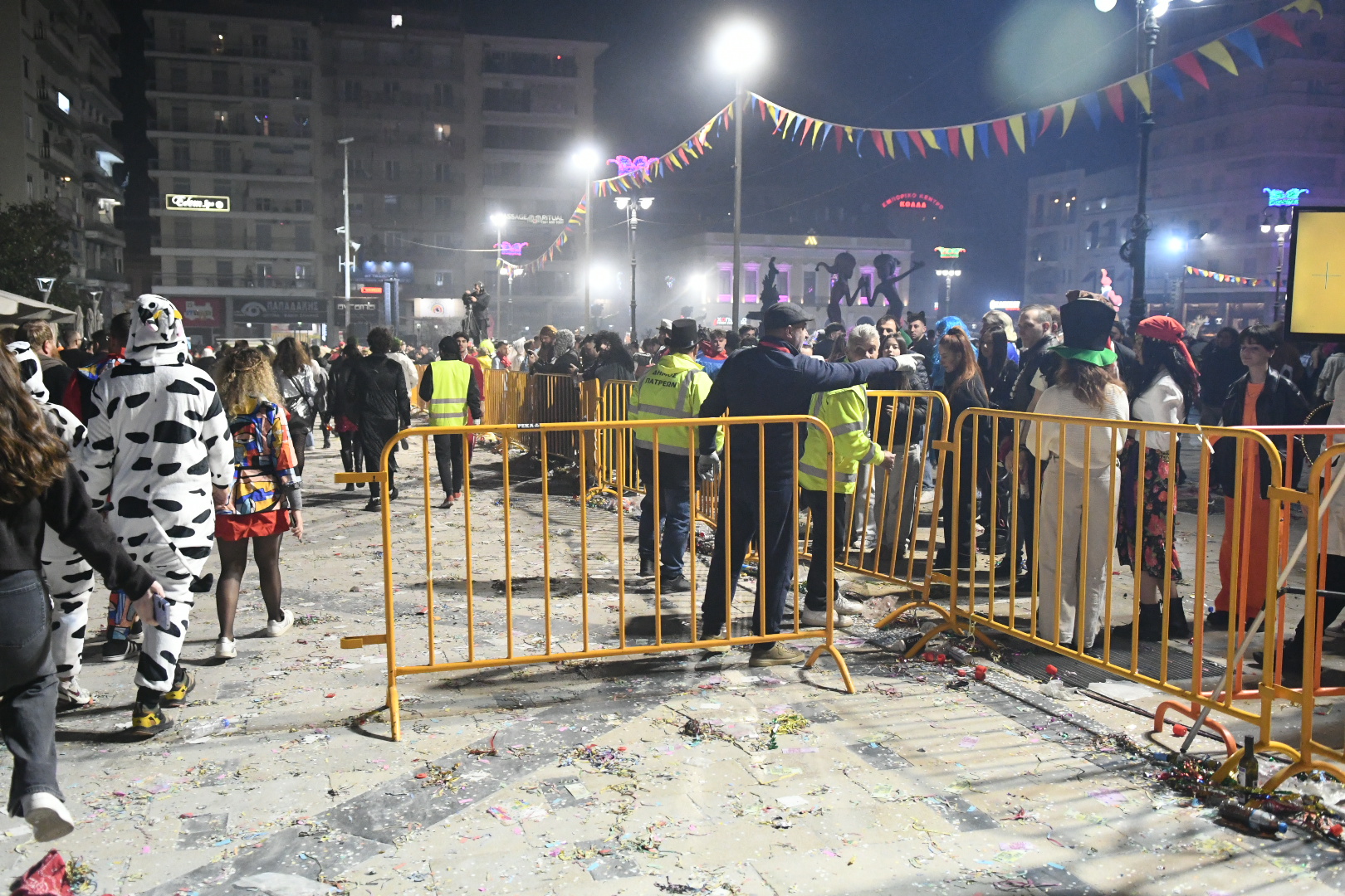 Πάτρα: «Βουνά» από σκουπίδια η πόλη, χωρίς ίχνος πολιτισμού ΒΙΝΤΕΟ - ΦΩΤΟ