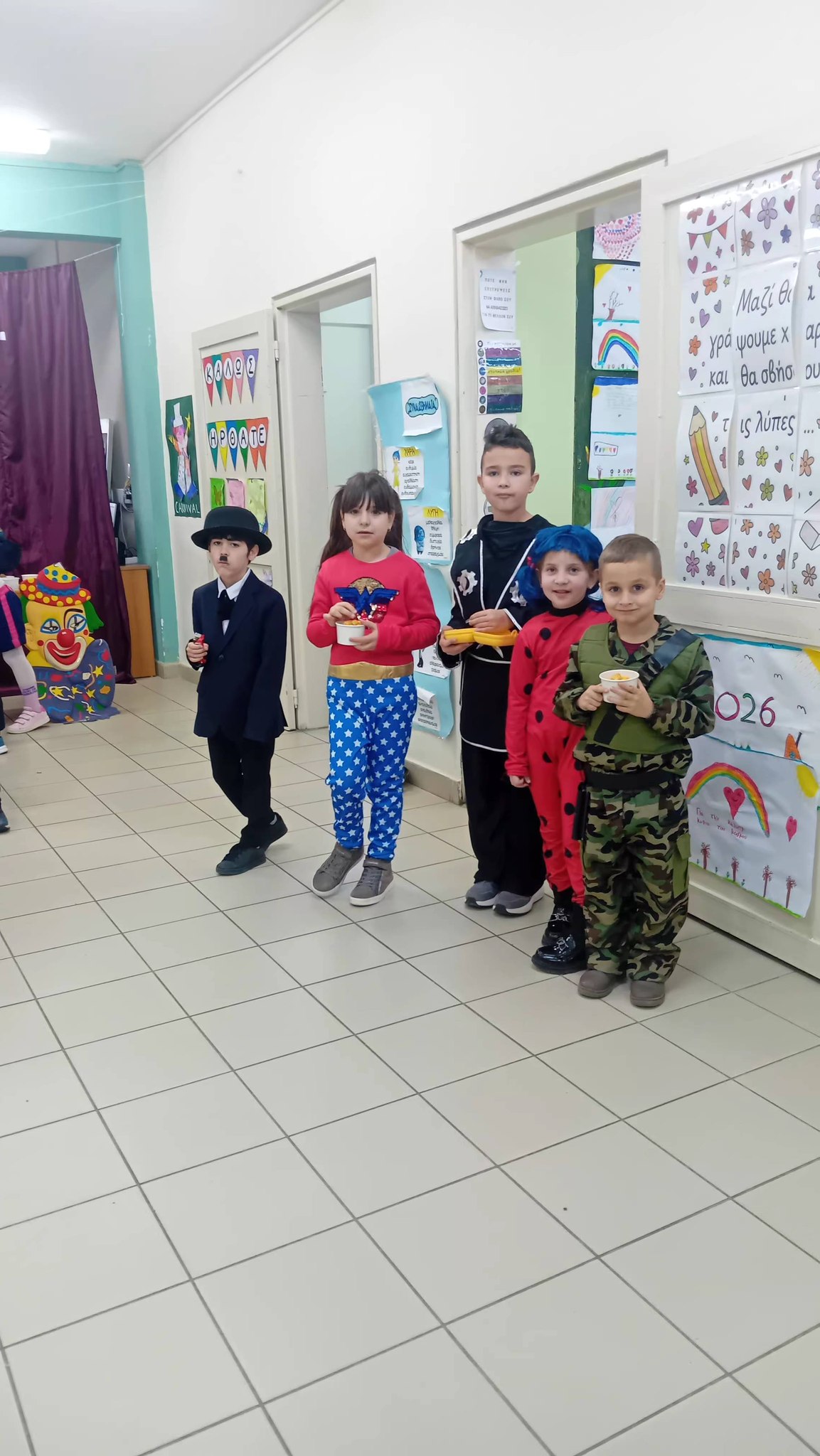 Μασκαρέματα στο Δημοτικό Σχολείο Μιχοΐου ΦΩΤΟ