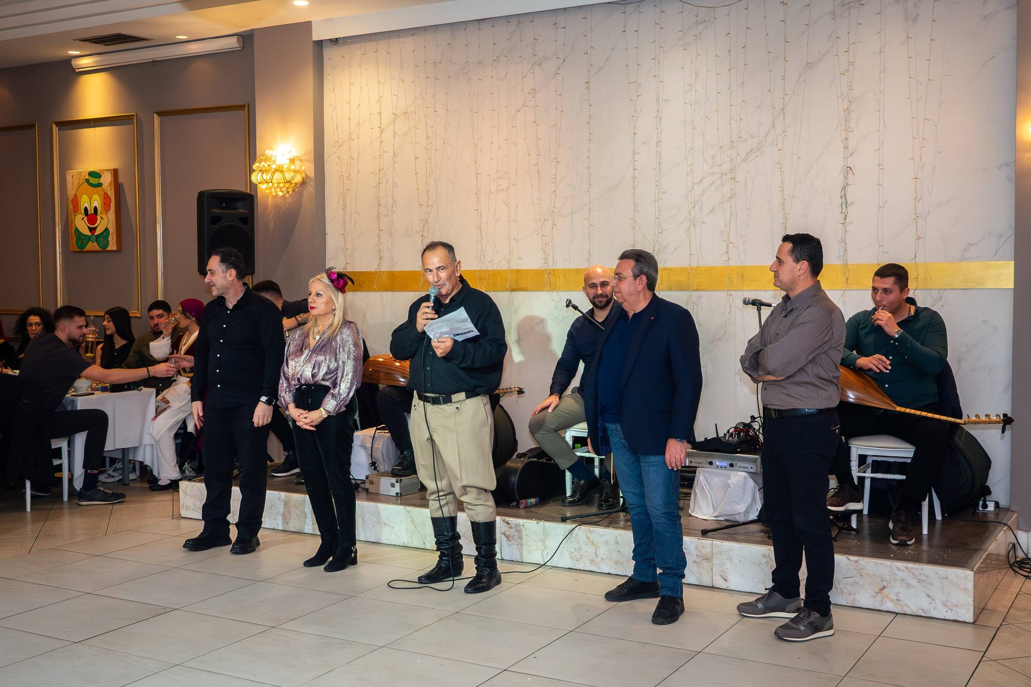 Ο Αποκριάτικος Χορός από το «Αρκάδι» των Κρητών Πάτρας ΦΩΤΟ