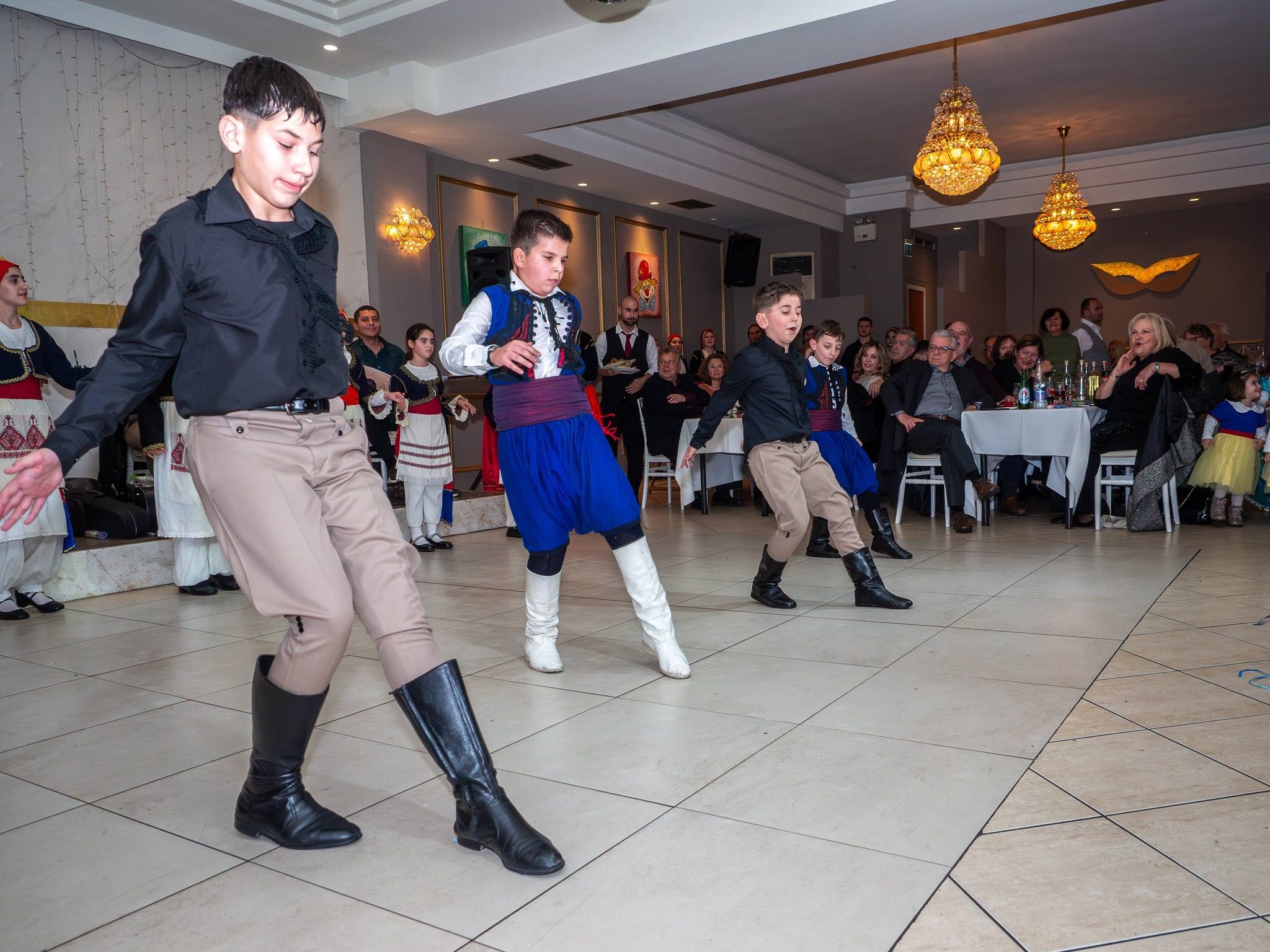 Ο Αποκριάτικος Χορός από το «Αρκάδι» των Κρητών Πάτρας ΦΩΤΟ