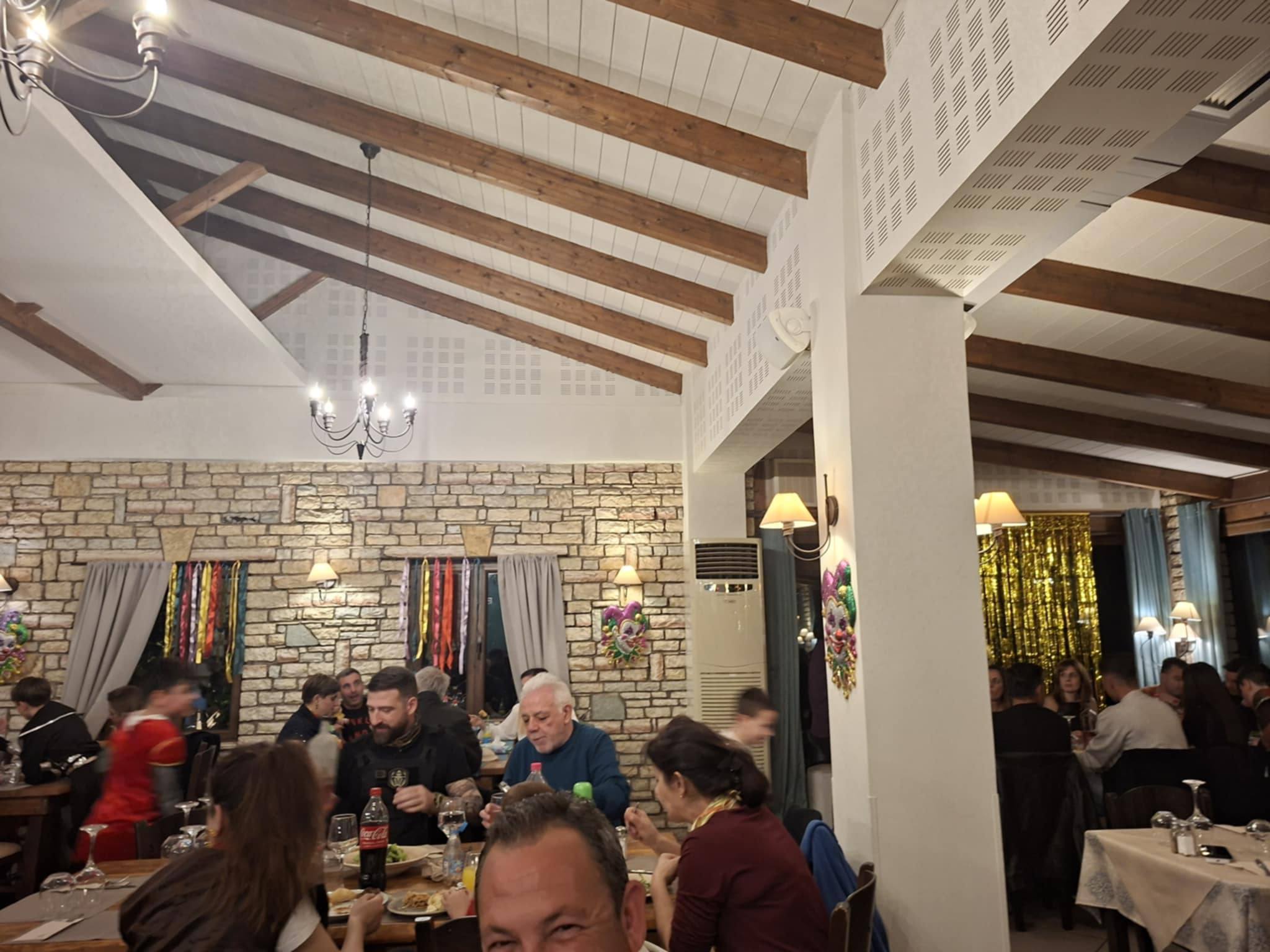 Μασκαρεμένοι οι Γονείς του Δημοτικού της Γονέων και Κηδεμόνων του Δημοτικού της Κουλούρας Αιγίου ΦΩΤΟ